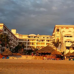 Maz4you Beachfront Apartamento